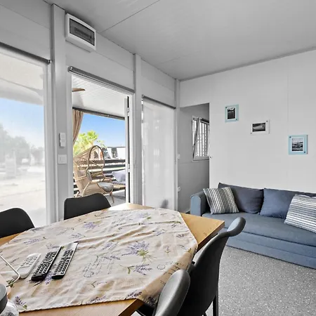 Awesome In With Swimming Pool *