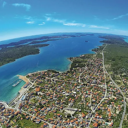 Awesome In With Swimming Pool Vakantiehuis Pirovac