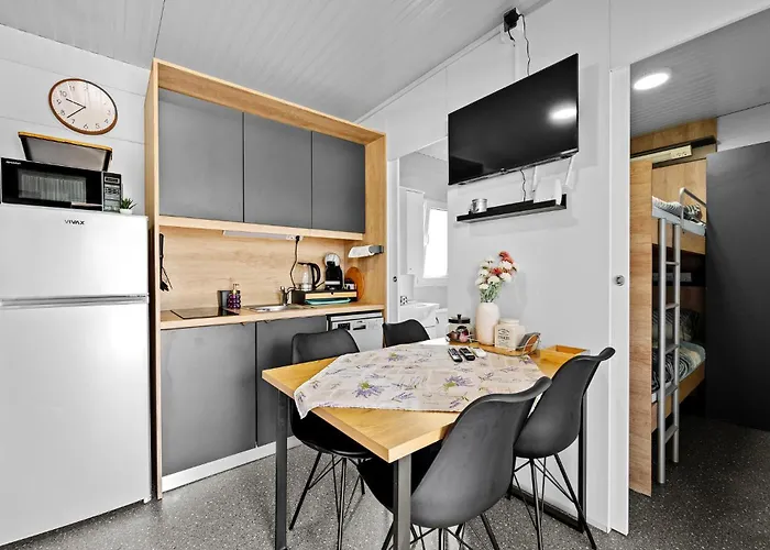 Awesome In With Swimming Pool Vakantiehuis *