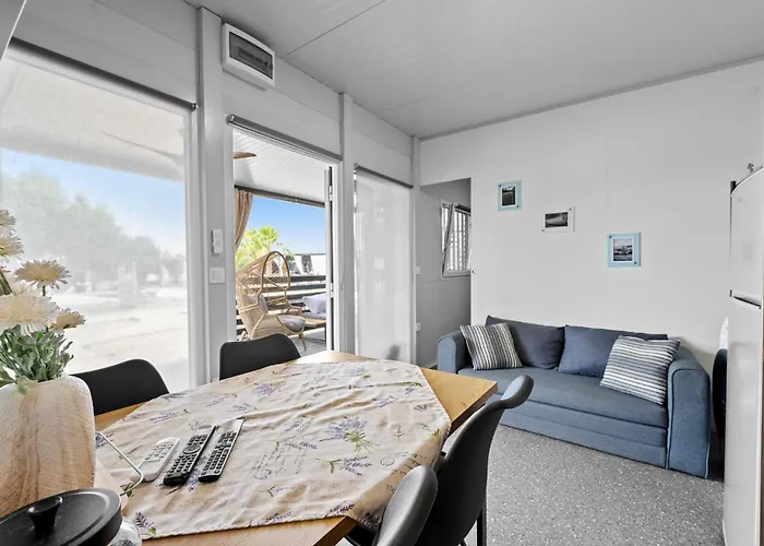 Awesome In With Swimming Pool *