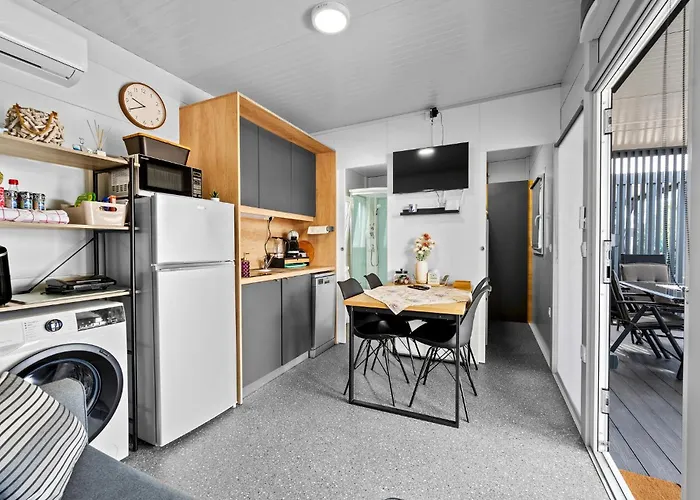 Awesome In With Swimming Pool 피로바츠